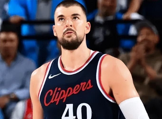 九游体育入口-快船117-109黄蜂3喜1忧！弃用祖巴茨效果拉满，2配角打出价值！